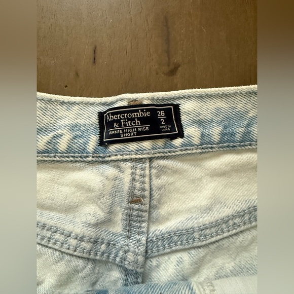 EUC Abercrombie and Fitch Annie High Rise Distressed Denim Women Shorts - Picture 4 of 9